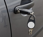 В Астрахани спасатели вызволили 5-месячного малыша из закрытой машины