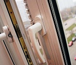  16-летняя астраханка выбросилась из окна в день своего рождения