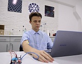 Астраханский ученик разработал прибор для подавления нервных тиков