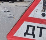 В Астрахани иномарка врезалась в стоящий у обочины грузовик