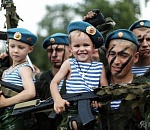 День ВДВ в Астрахани проходит спокойно 