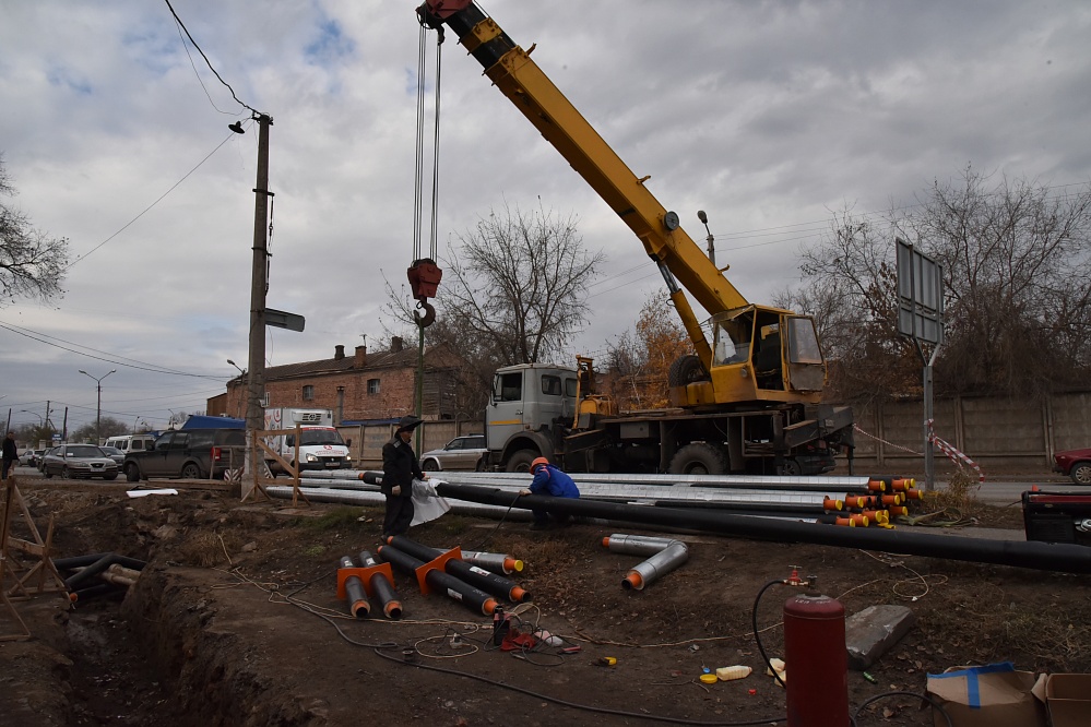 На улице Ереванской продолжаются восстановительные работы