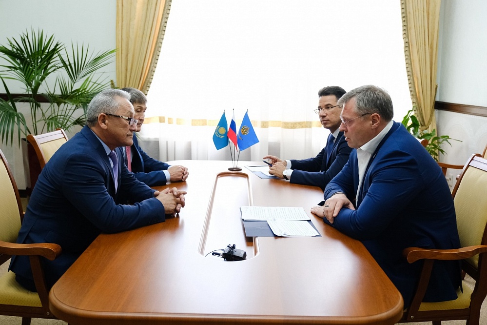 Глава региона поблагодарил генерального консула Республики Казахстан в Астрахани за плодотворную работу 
