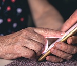 Три астраханские пенсионерки лишились 1 миллиона рублей, желая стать биржевыми игроками