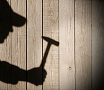 Астраханец набрасывался на женщин с молотком