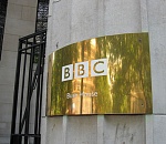 Роскомнадзор просит расследовать избиение журналистов Би-би-си в Астрахани