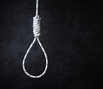 В Астрахани повесилась пенсионерка