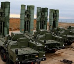 В Астраханской области российским военным торжественно вручили новый С-400 "Триумф"