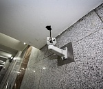 В центре Астрахани попытка кражи из магазина сувениров попала на камеру (ВИДЕО)