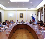 Глава Астрахани намерен  исключить слепые зоны в охране городских школ