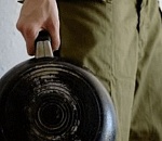 Астраханец в Москве попытался вынести в штанах сковородку (ВИДЕО)