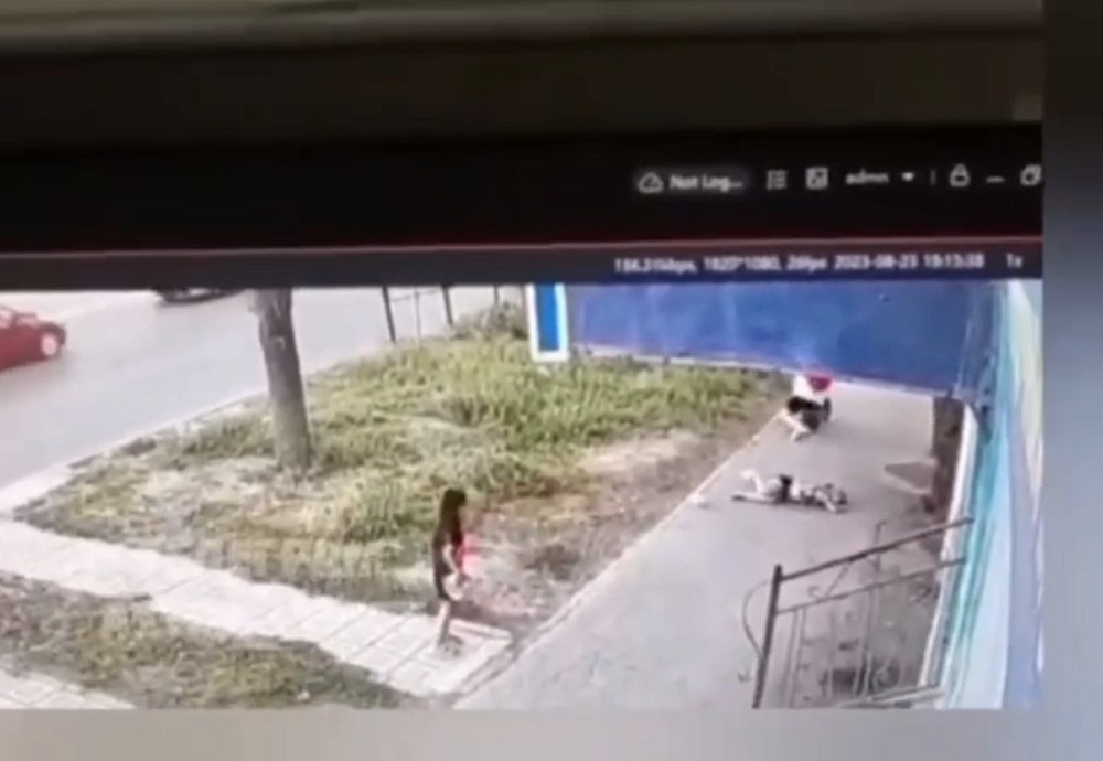 В Астрахани разыскивают самокатчика, на скорости врезавшегося в шестилетнюю девочку