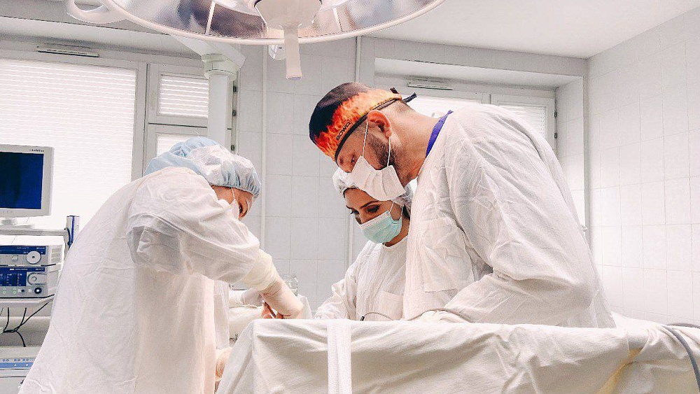 Астраханские врачи спасли пациентке важный орган