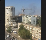 В Ленинском районе Астрахани тушат крупный пожар