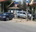 В жестком ДТП на перекрёстке пострадали две астраханки 
