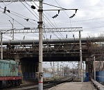 Астраханцам объяснили, почему ремонт путепровода продлится так долго