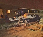 Автобус "Газпрома" смял под собой легковушку