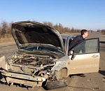 Под Астраханью автомобили не поделили дорогу: пострадал один человек