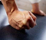 В Астраханской области мужчина до смерти избил мать и лег спать