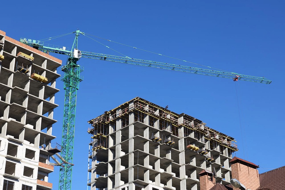 Почти 300 млн рублей получит Астраханская область на расселение аварийного жилья в 2025 году