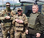 Астраханцы доехали до берега Днепра и отвезли гуманитарный груз землякам из 56-го десантного полка