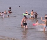 Шикарно: туристам безумно понравился городской пляж в Астрахани