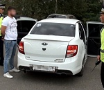 Астраханец разъезжал по городу с пистолетом в машине