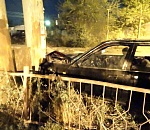 В Астрахани 17-летний водитель врезался в опору теплотрассы