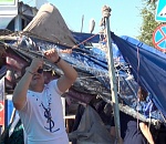 В Астрахани на Больших Исадах сносят незаконные павильоны