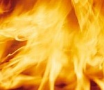 В Астрахани сгорели иномарка и автокран