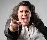 Скандальная астраханка оштрафована за нарушение покоя судебных приставов