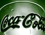 Ушедшая из России Coca-Cola снова регистрирует у нас свои товарные знаки