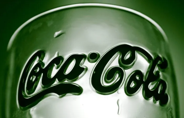 Ушедшая из России Coca-Cola снова регистрирует у нас свои товарные знаки