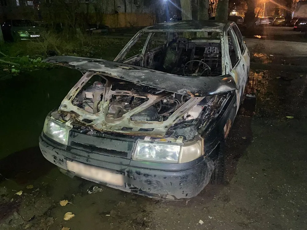 Астраханец хотел отомстить обидчику, но перепутал и сжег не тот автомобиль