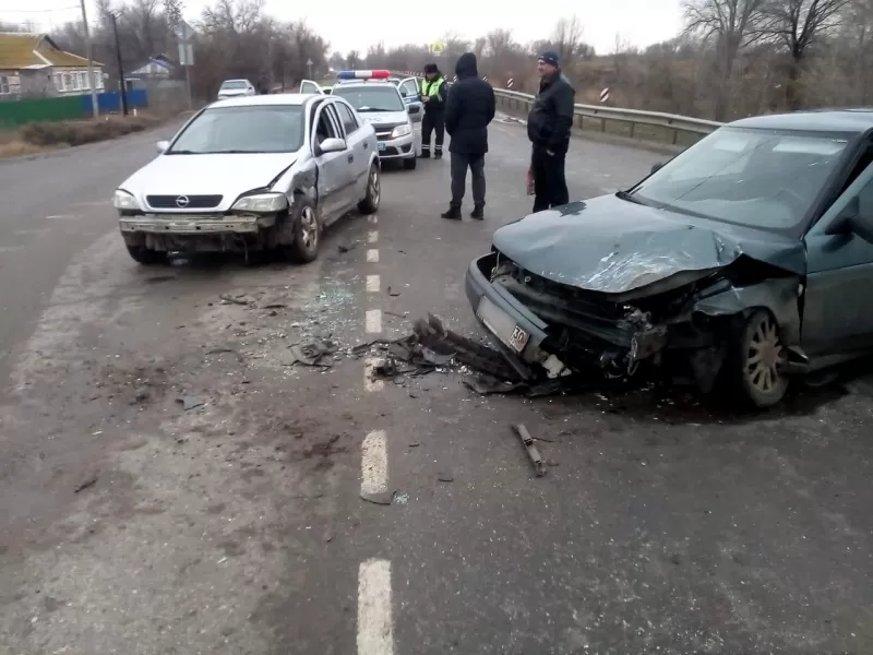Серьезная авария под Астраханью, пострадавшие доставлены в больницу