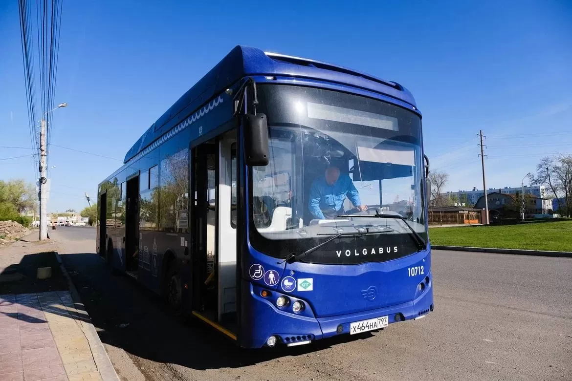 Эксперимент с выделенными полосами привел к неожиданным инцидентам в работе астраханских синих автобусов