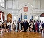 Тридцать три выпускника получили медали «Гордость Астраханской области»