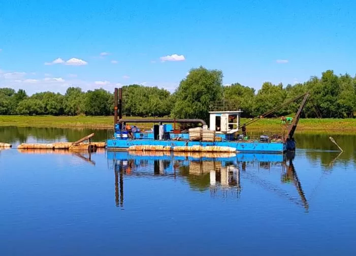 В Астраханской области приступили к расчистке рукава реки Ахтуба