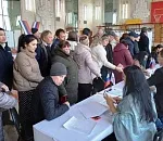И стар, и млад: в Астраханской области нового Президента России выбирают люди разных поколений