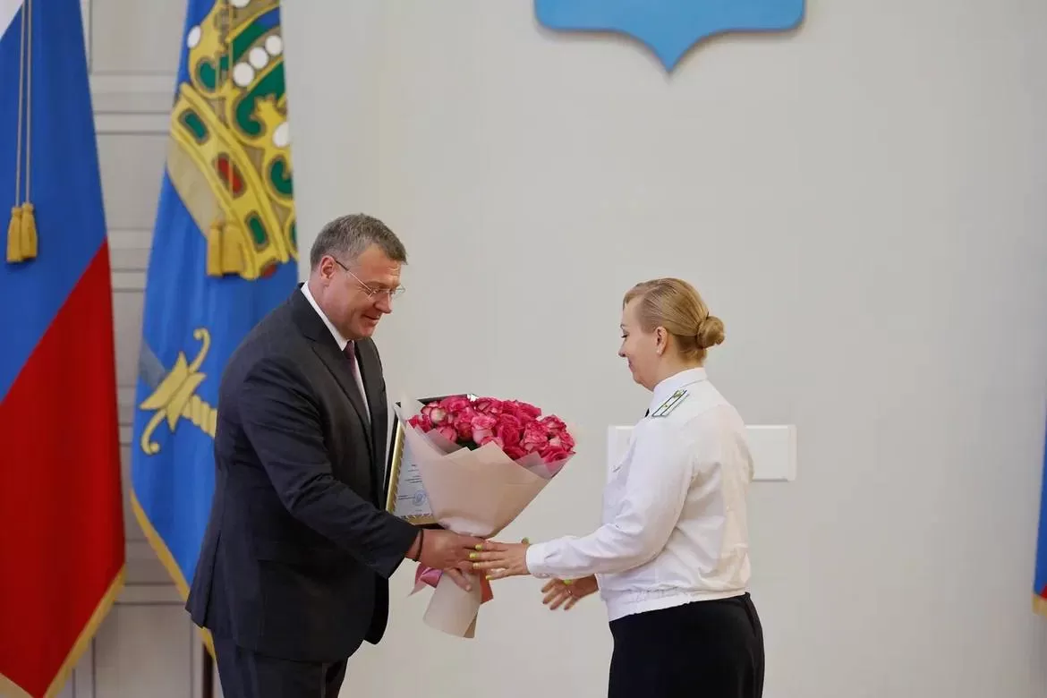 Астраханский губернатор встретился с выпускниками вузов ФСБ России