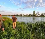 Под Астраханью мужчина спас трех тонувших детей, но сам погиб