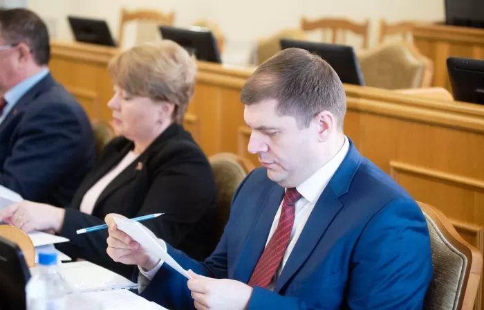 Астраханский суд отказал депутату Владиславу Коняеву в иске против коллег по облдуме
