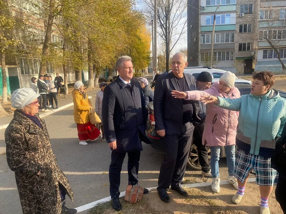 В астраханский район, где до сих пор нет отопления, прибыли представители власти