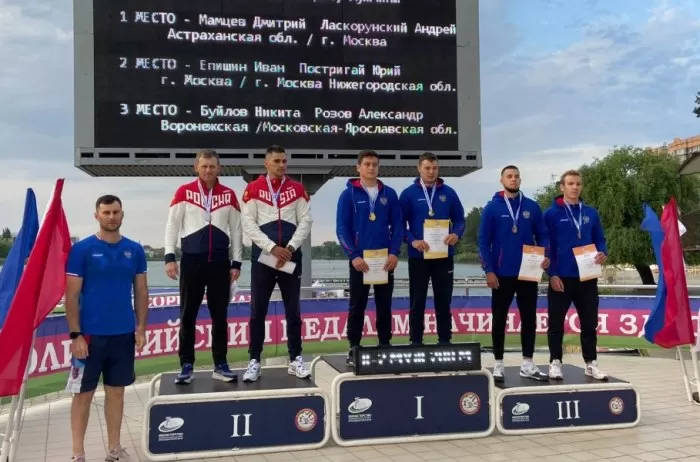Астраханские гребцы добыли на краснодарском озере пять медалей Кубка России