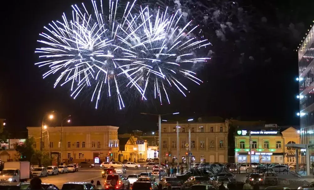 Кому в Астраханской области запретили новогодние салюты и фейерверки?