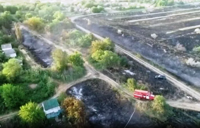 Вчера вечером астраханские огнеборцы ликвидировали крупный ландшафтный пожар в Камызяке