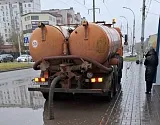 Более 160 кубов дождевой воды откачено в Астрахани за минувшую ночь