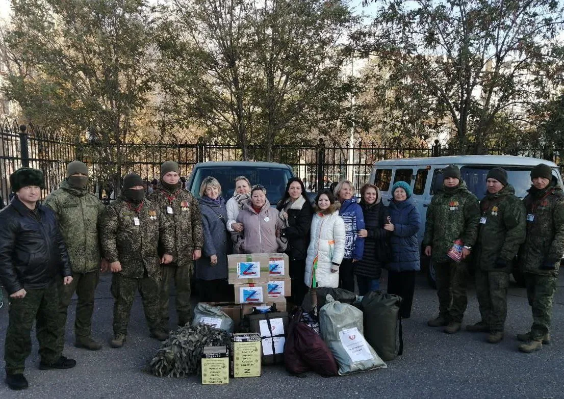 Астраханским военным отправили на передовую свежие фрукты, «полевые табуретки» и амуницию 