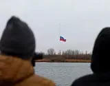 Огромный триколор взвился на Городским островом в Астрахани 