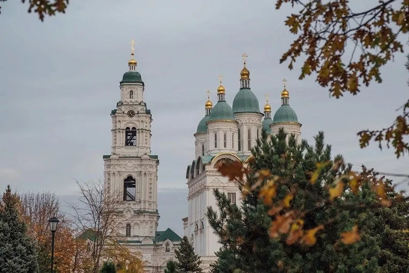 Завтра в Астраханской области будет сухо, но серо